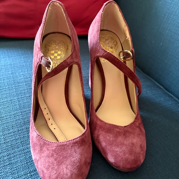Beautiful plum Vince Camuto’s suede chunky heels - Picture 2 of 7